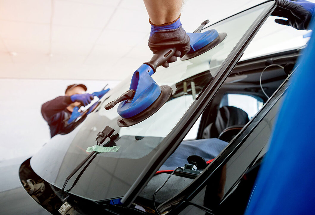 Autoglasreparatur an der Frontscheibe